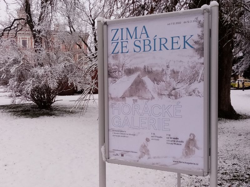 Informační tabule před novoměstským zámkem. Zdroj: Horácká galerie