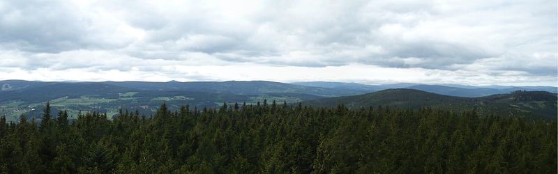 Výhled z Klostermannovy rozhledny na vrchu Javorník. Autor: Marzper. Zdroj: Wikimedia Commons CC BY-SA 3.0