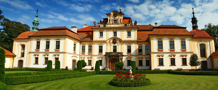 Zámek Jemniště, okres Benešov. Zdroj foto: Shutterstock.com/DaCek
