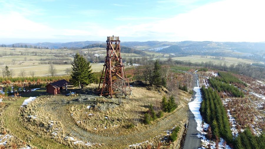 Zimní pohled na Zlatohorskou vrchovinu s rozhlednou Na Skalce. Zdroj foto: Obec Holčovice