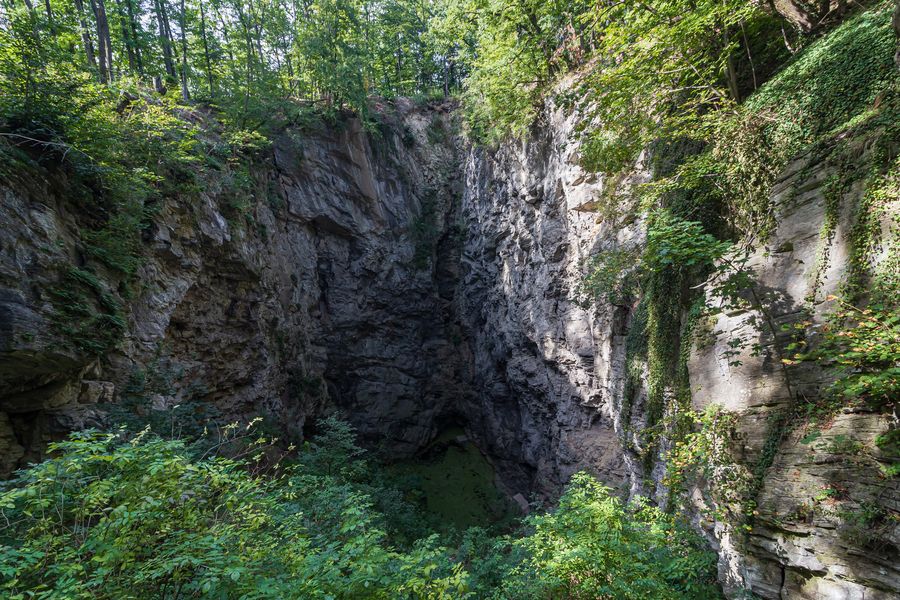 Hranická propast u města Teplice nad Bečvou. Zdroj: Shutterstock.com/Tomas Indrak