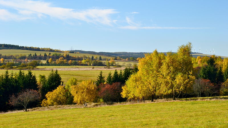 Přírodní park Bezručovo údolí - krajina pod Menhartickým vrchem. Autor: Petr Kinšt. Zdroj: Creative Commons BY-SA 3.0