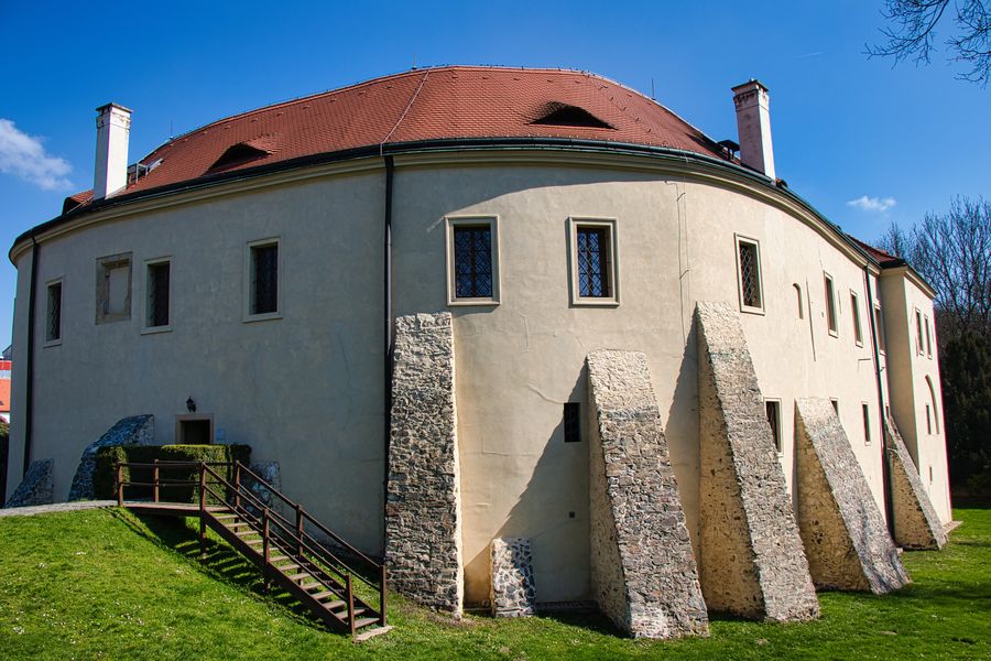 Zámek Roztoky u Prahy. Zdroj: Shutterstock.com/xlup