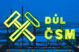 Z dolu ČSM brzy vyjede poslední vozík uhlí. Symbolicky zakončí 250 let důlní těžby