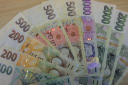 Falešný policista a investiční poradce připravili další oběti o statisíce