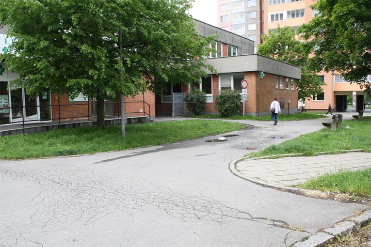 Asfaltový chodník
