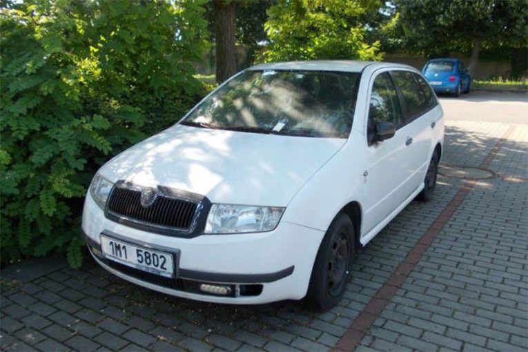 Auto bez technické