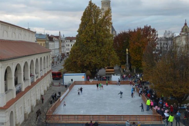 Mobilní kluziště