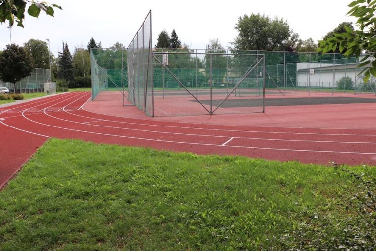 ŠKOLNÍ HŘIŠTĚ
